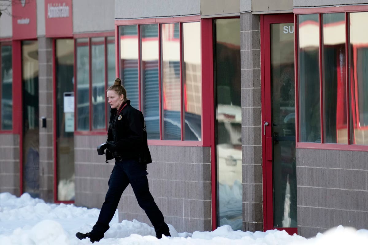 Police: 2 students dead, teacher hurt in Des Moines shooting