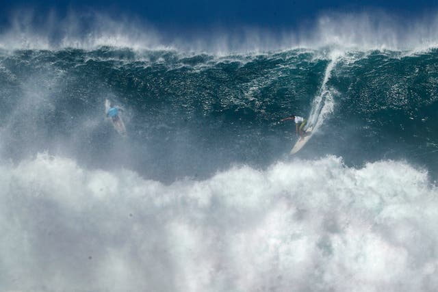 Hawaii Big Wave Surfing