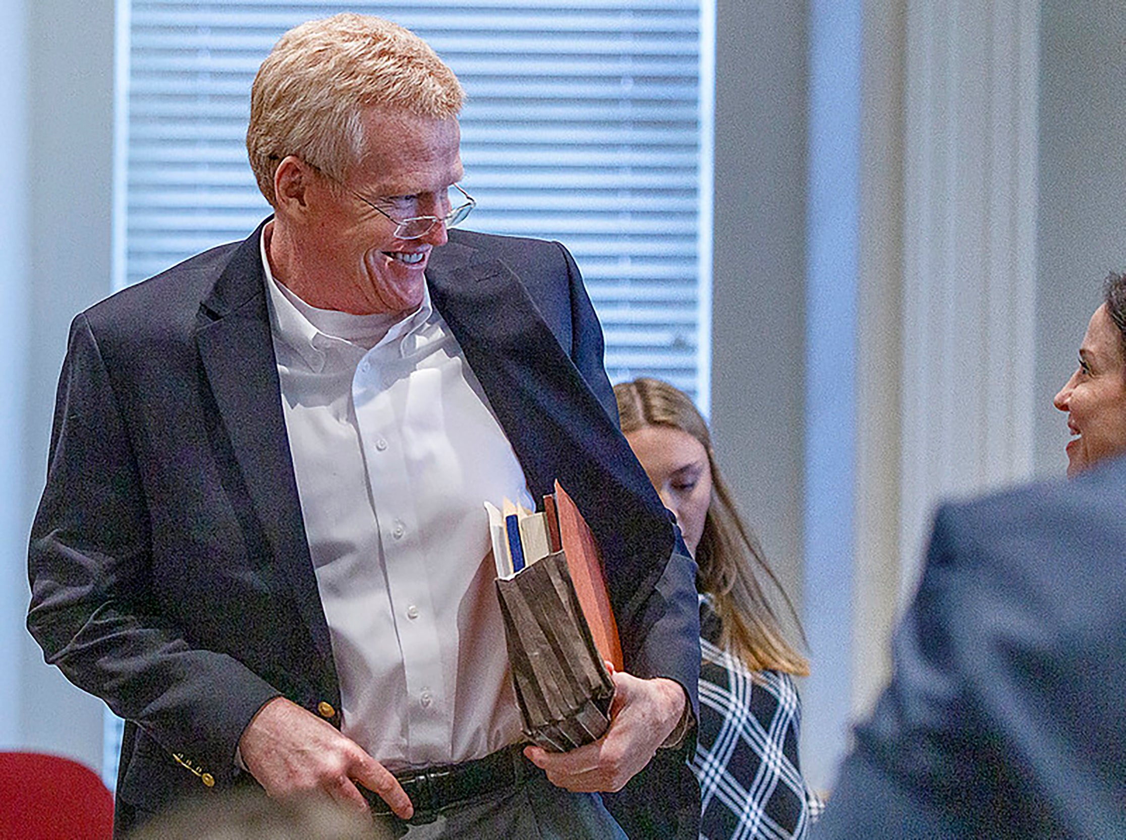 Alex Murdaugh walks into the Colleton County Courthouse for jury selection on 23 January