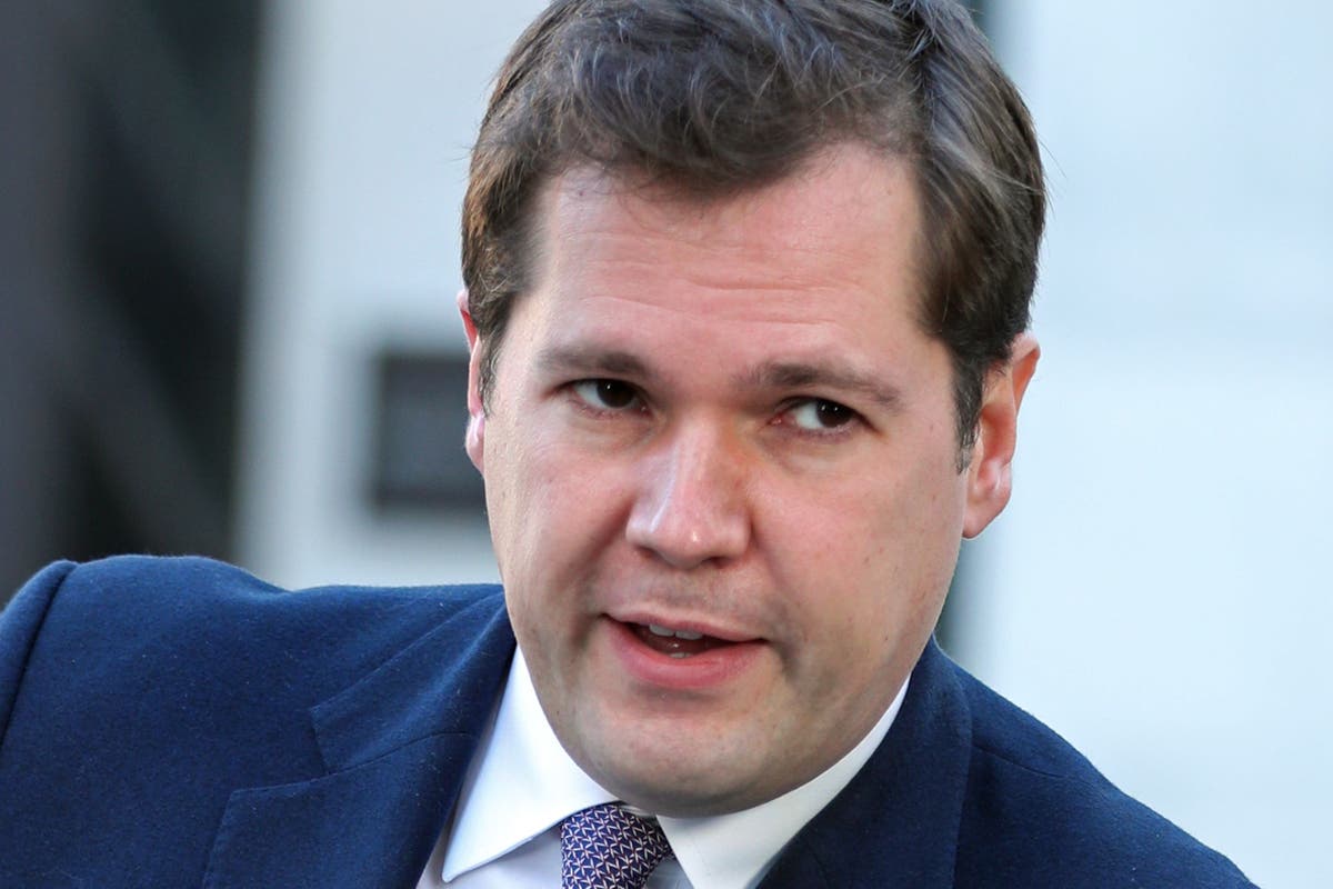 Boris Johnson should &lsquo;absolutely not&rsquo; give his father a knighthood, goverment minister says