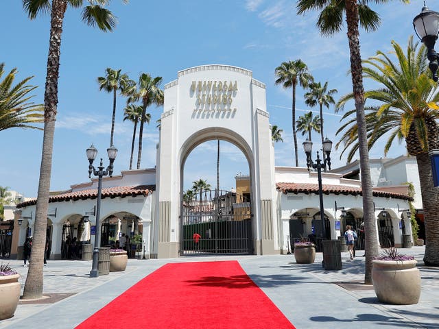 <p>The entrance to Universal Studios Hollywood</p>