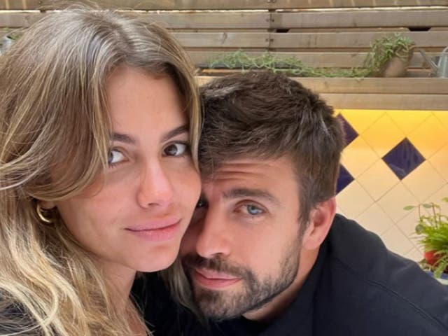 Gerard Piqué con su nueva novia Clara Chia Marti