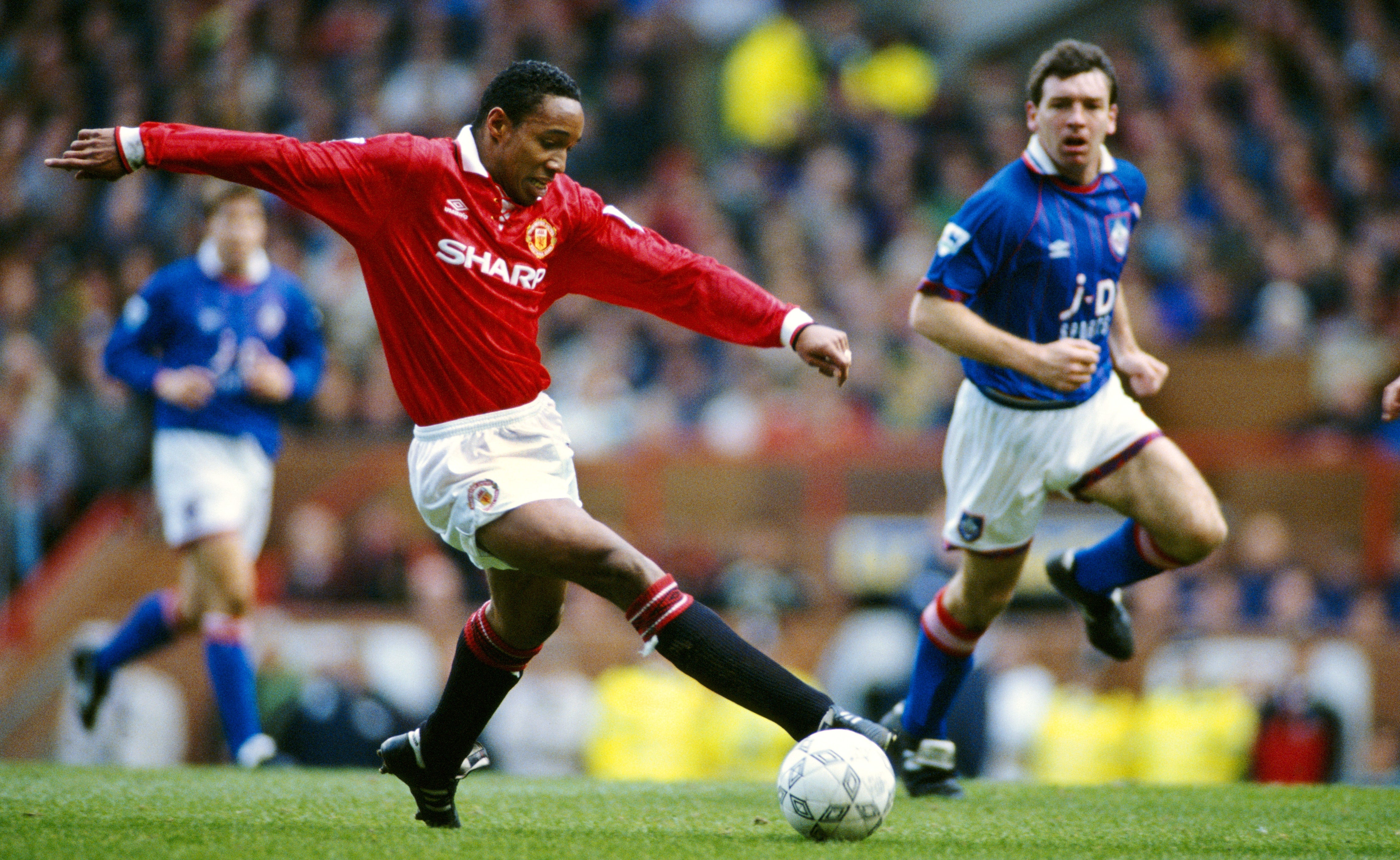 Paul Ince in action for Manchester United against Oldham, April 1994