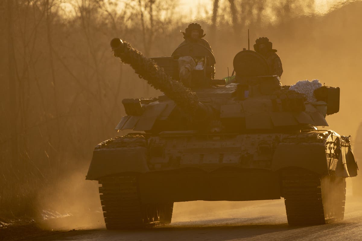 Ukraine-Russland-Nachrichten – live: Putin „verlagert den Krieg, um sich auf die NATO und den Westen zu konzentrieren“