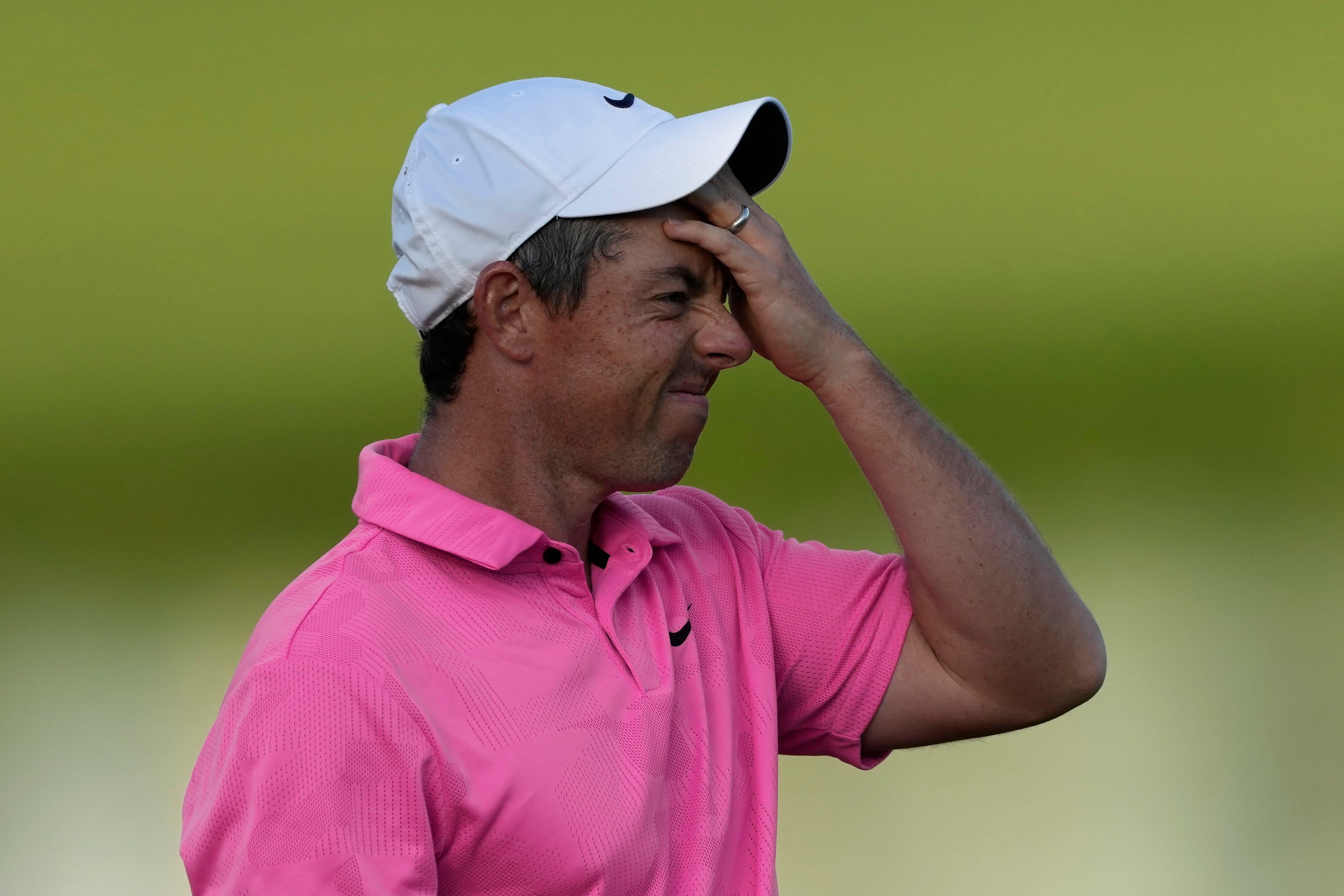 McIlroy disappointingly bogeyed the 18th, although is still in control of the tournament