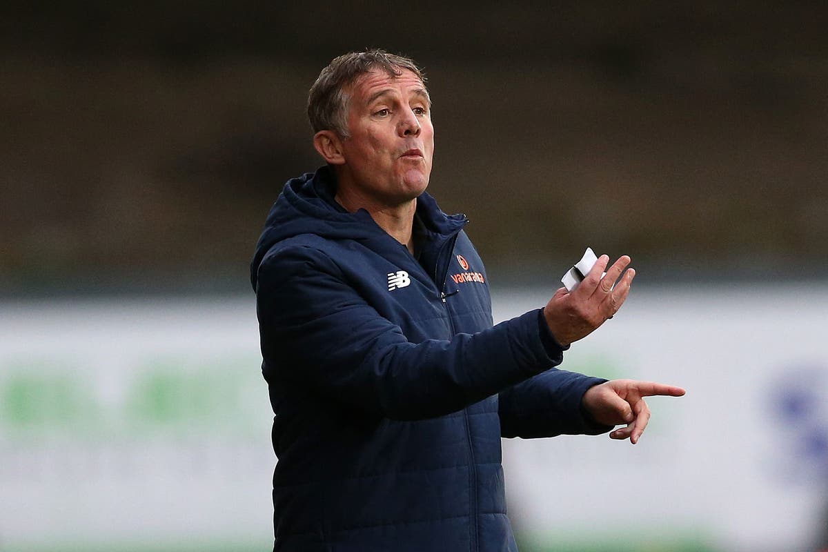 Phil Parkinson gutted after Sheffield United late show spoils Wrexham party