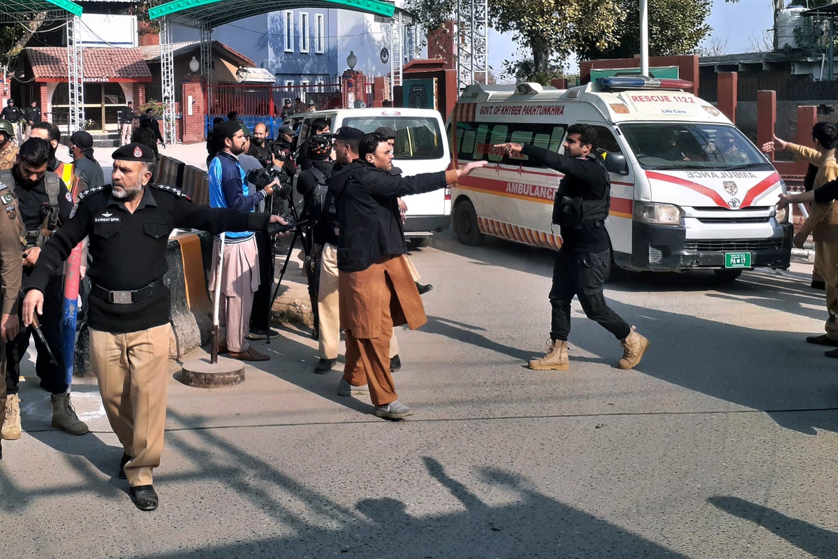 Peshawar: At least 28 dead and 150 wounded in large explosion at Pakistan mosque