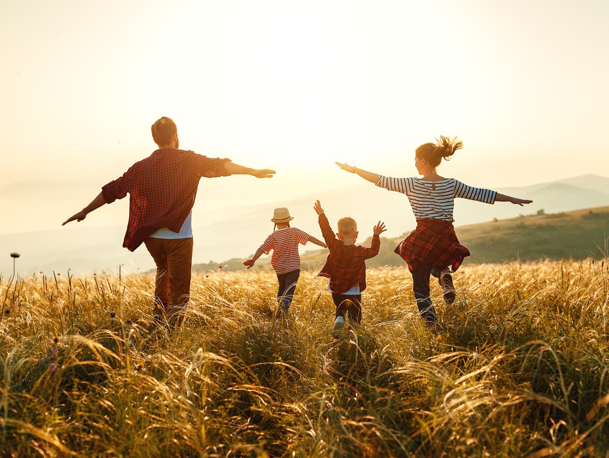 3 lessons about happiness learned from an 80-year Harvard study