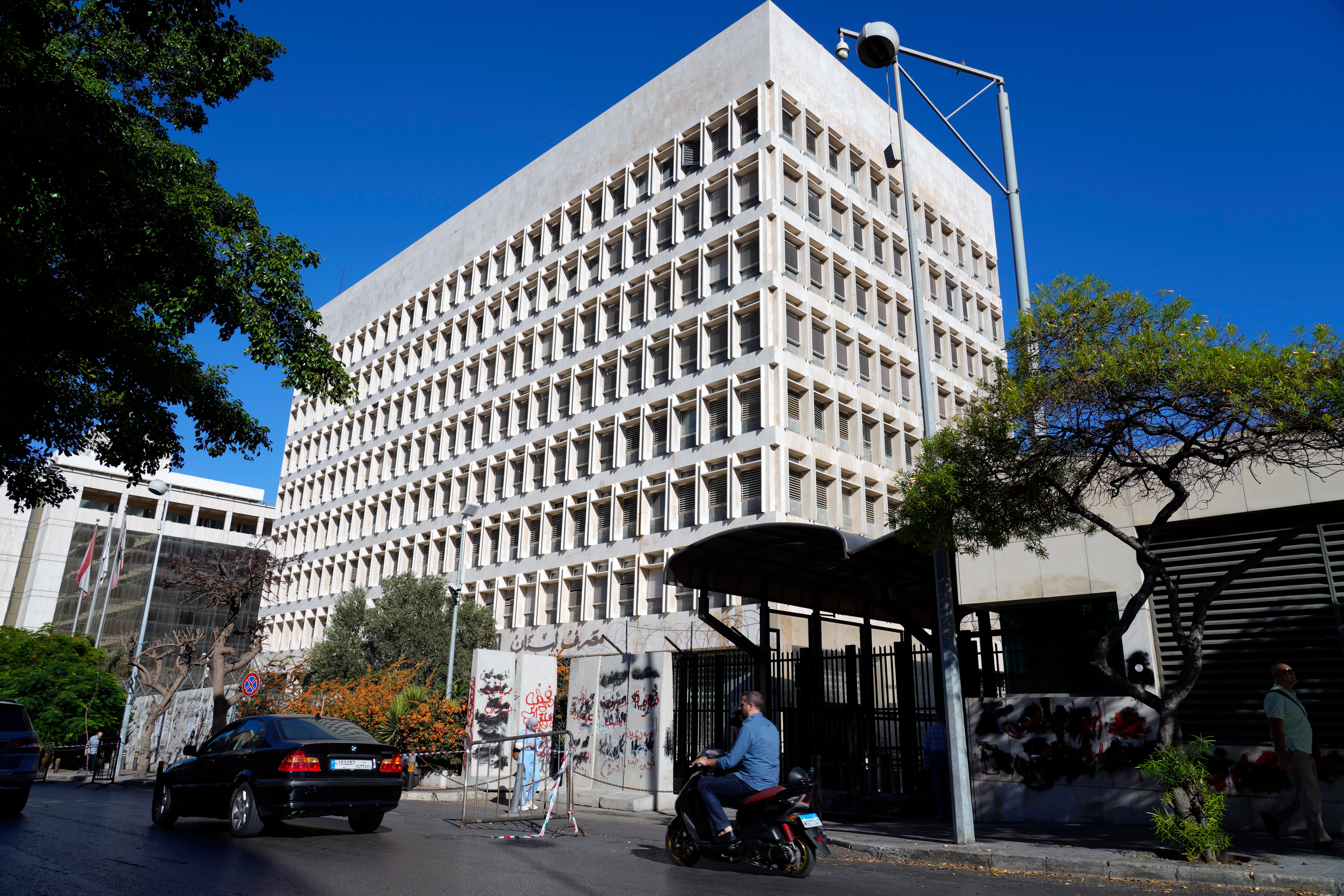 LÍBANO-DEVALUACIÓN