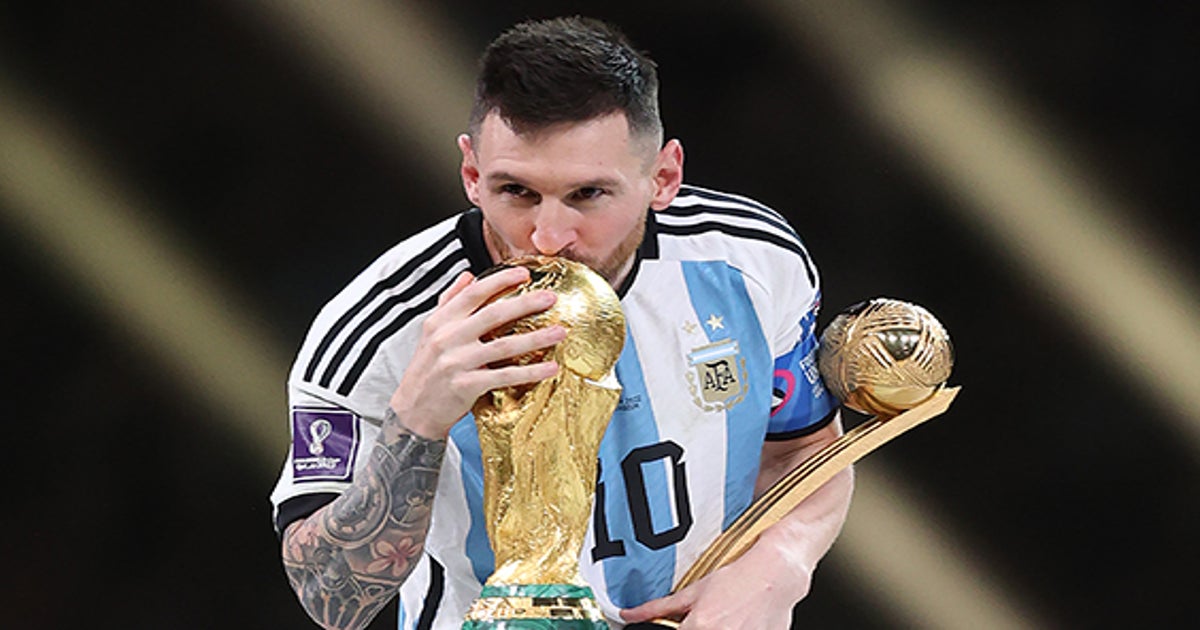 Lionel Messi unveils Argentina's 2022 World Cup kit