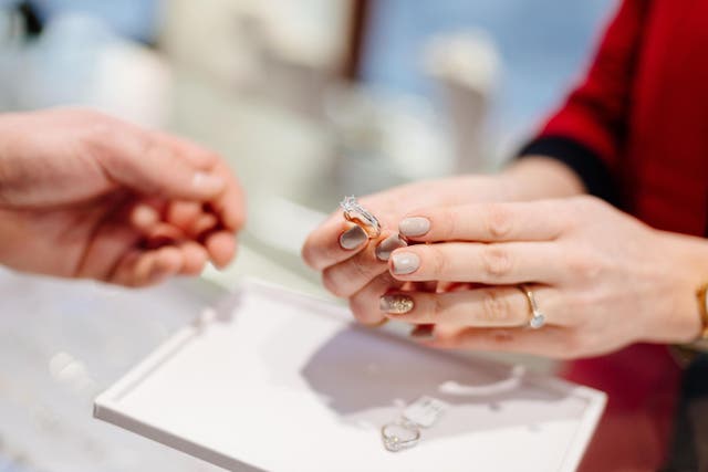 Jewellery experts share their tips for engagement ring shopping (Alamy/PA)