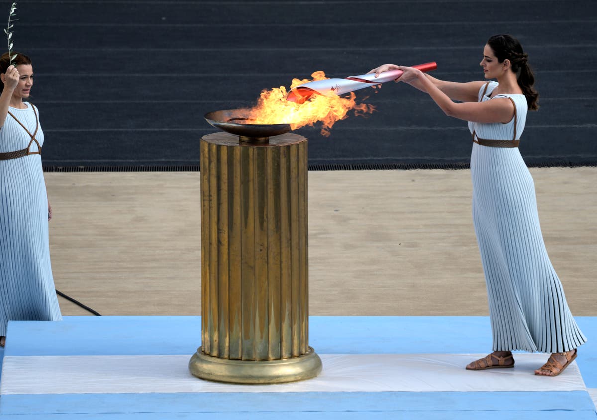 who will light the olympic torch 2024