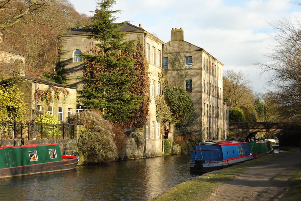 Happy Valley themed coach tour launches for fans of TV drama