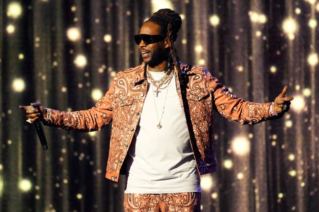 <p>2 Chainz performs a tribute to Lil Wayne at the 2023 Grammy Awards </p>