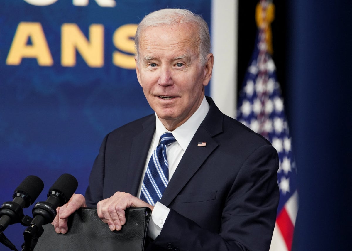 Biden avoids questions on Chinese balloon as Blinken cancels trip
