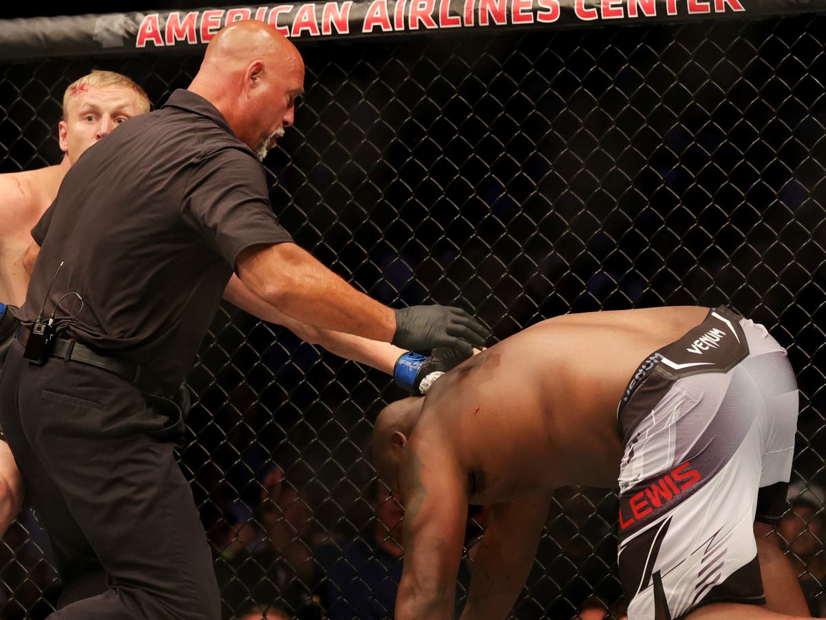 Derrick Lewis claims UFC referee has ‘conspiracy’ against him ahead of Serghei Spivac fight