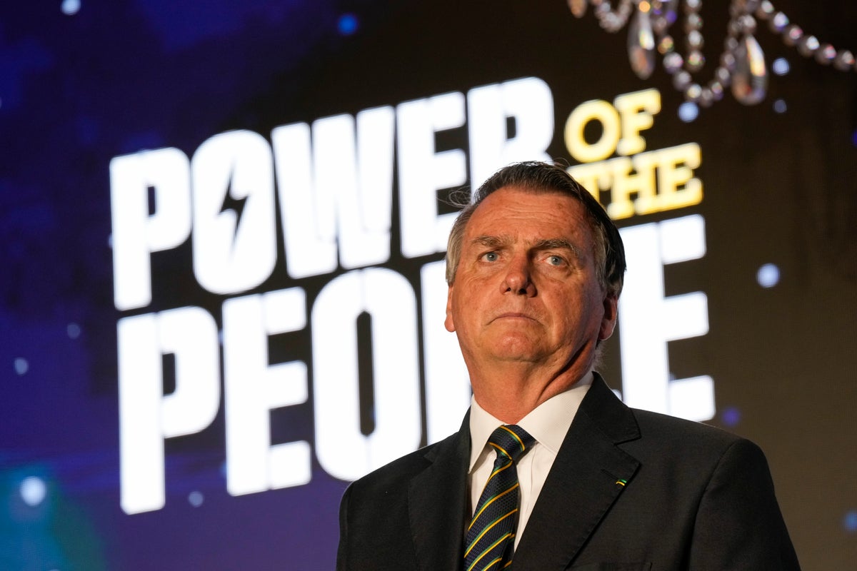 Bolsonaro görev süresini savunuyor, Brezilya'nın seçim yenilgisini sorguluyor