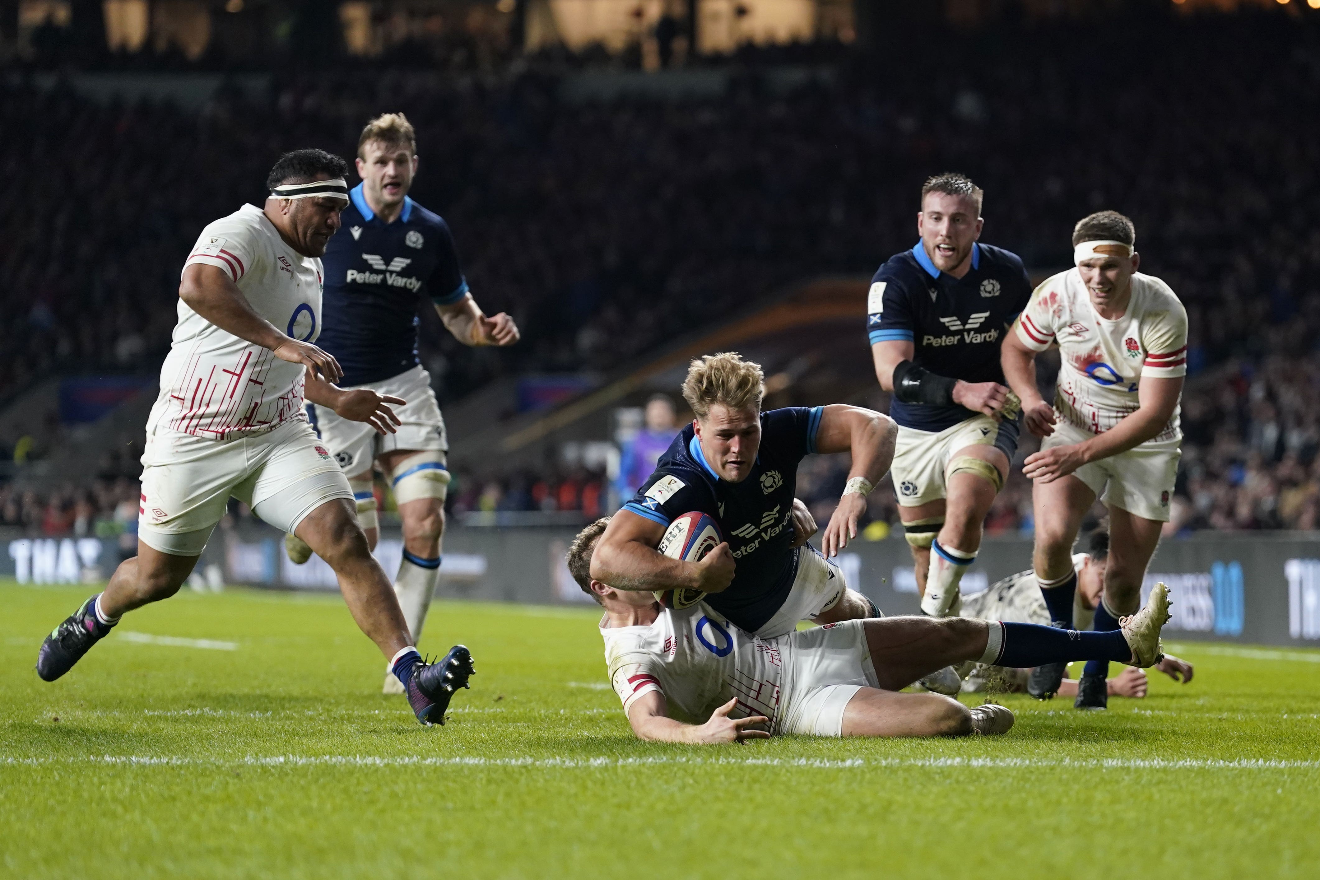 Duhan van der Merwe’蝉 second try of the match proved decisive for Scotland
