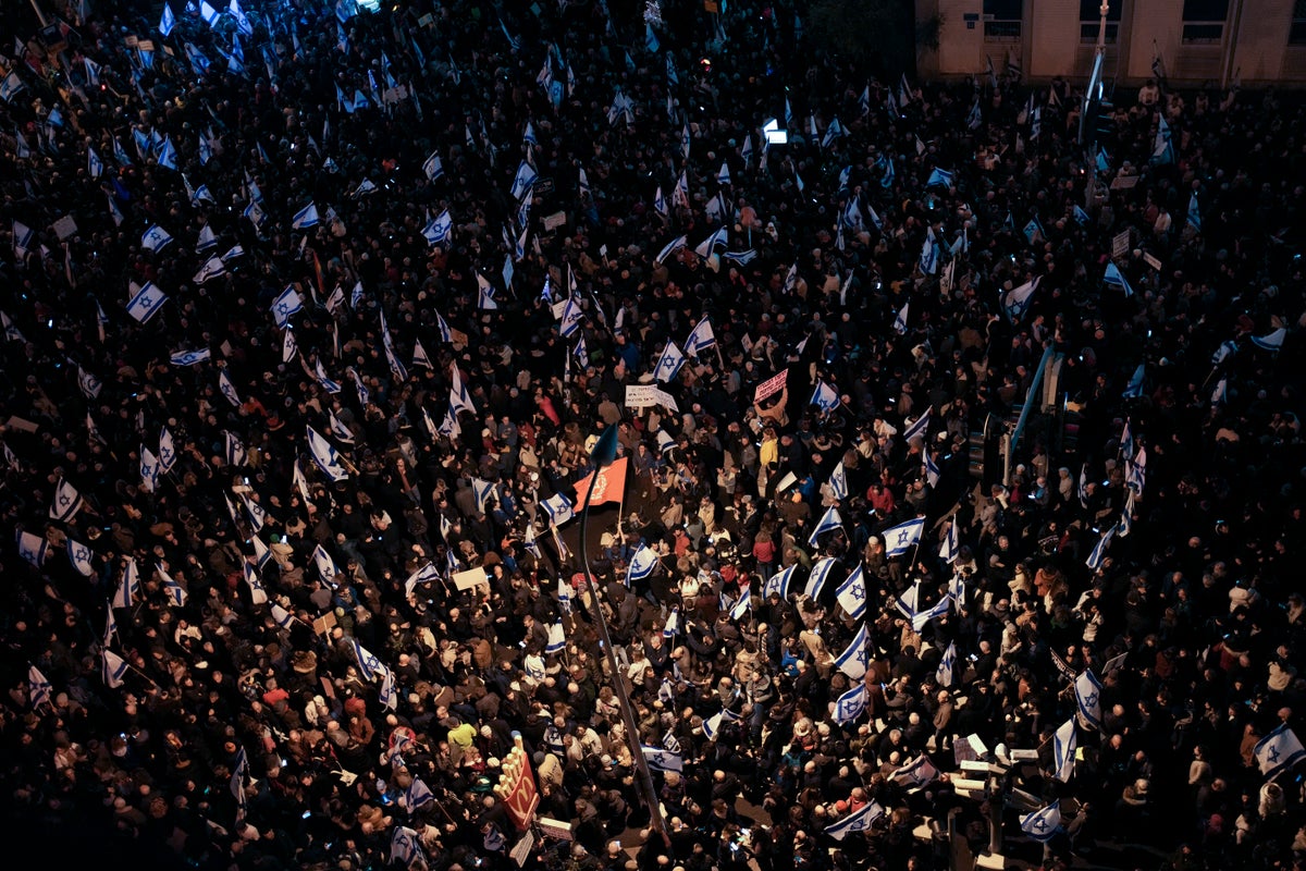 Israelis protest government's judicial overhaul plans