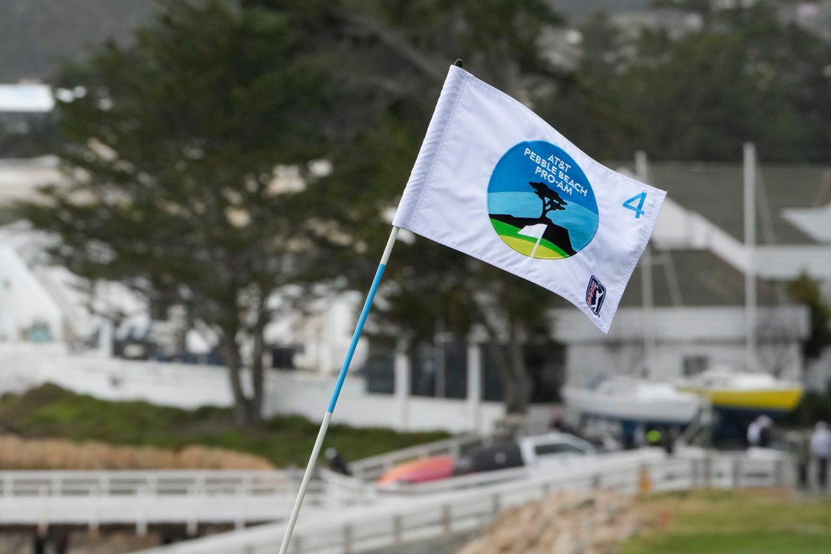 Wind suspends play in 3rd round at Pebble Beach Pro-Am