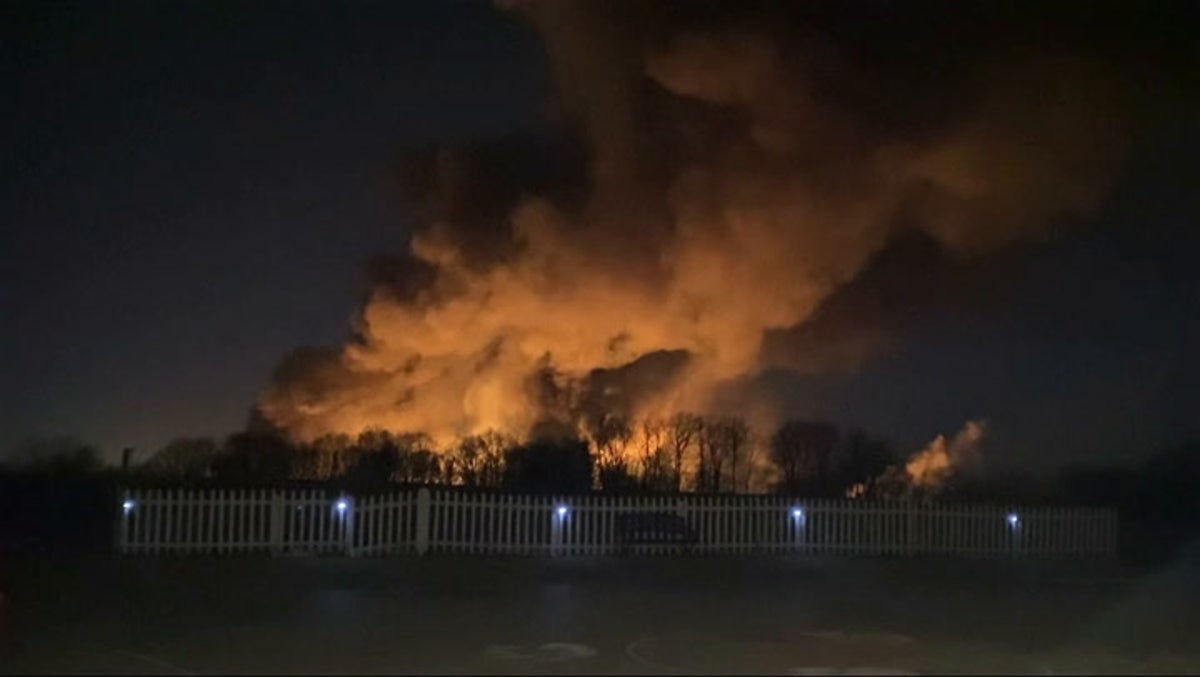 Ohio: Flames rage from huge fire after 50-car train derailment