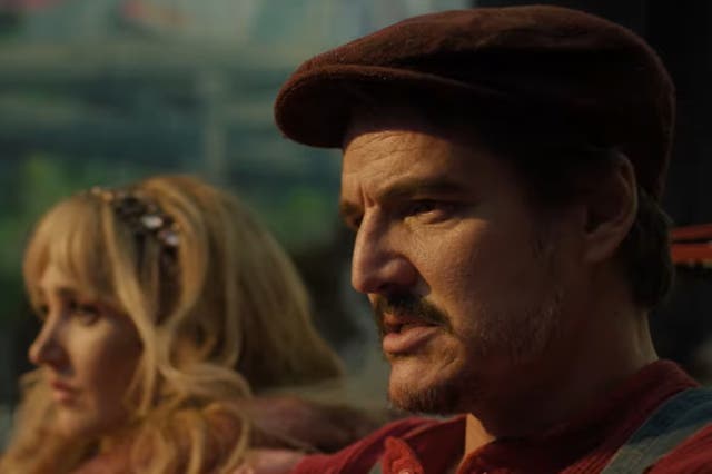 <p>Chloe Fineman and Pedro Pascal in ‘SNL'</p>