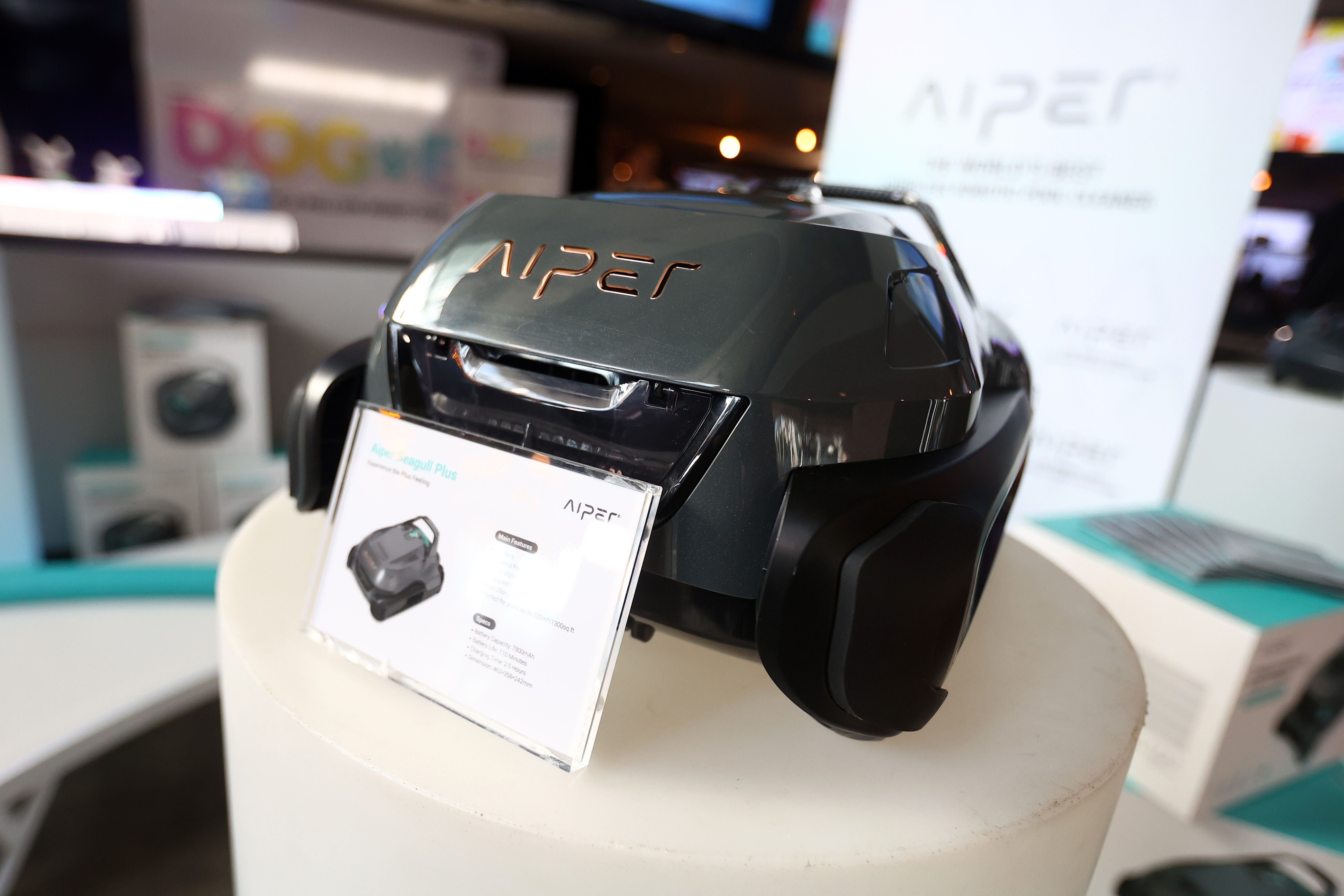 The cordless robot pool cleaner by Aiper