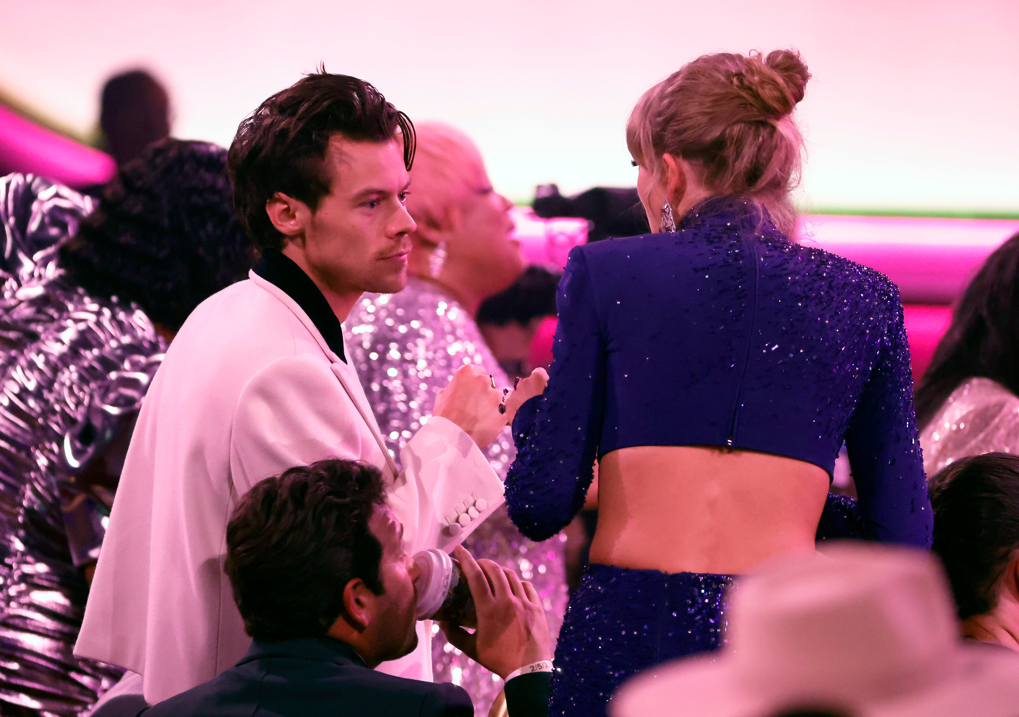 Fans react to Taylor Swift’s support of ex Harry…