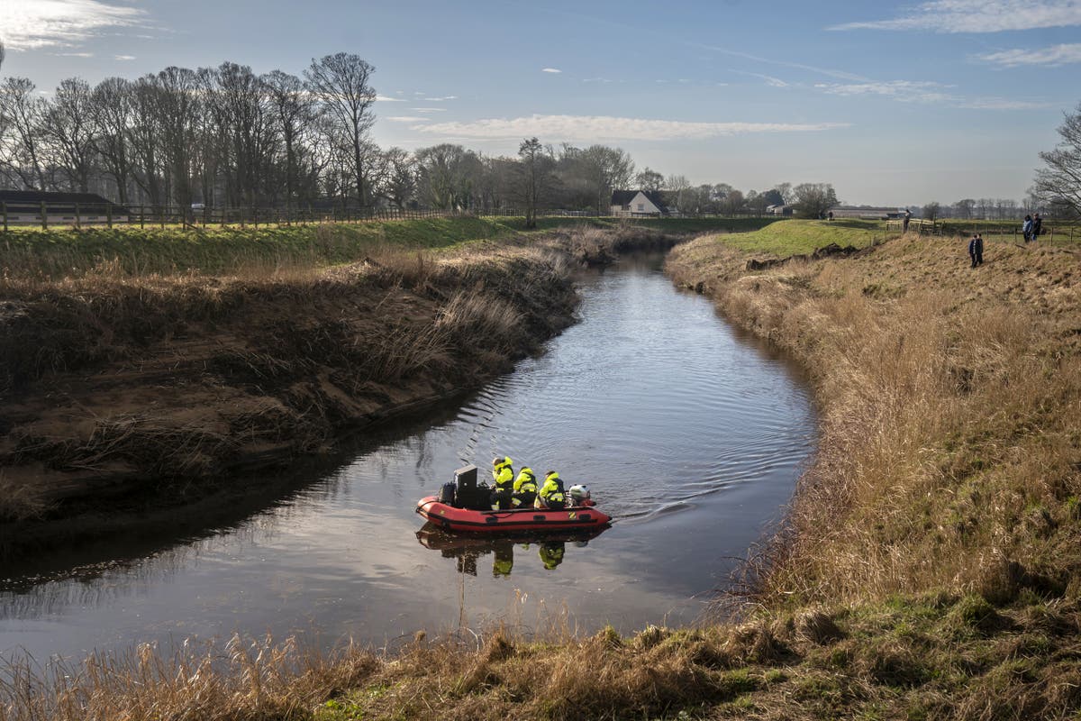 Underwater search for Nicola Bulley continues after fresh family appeal