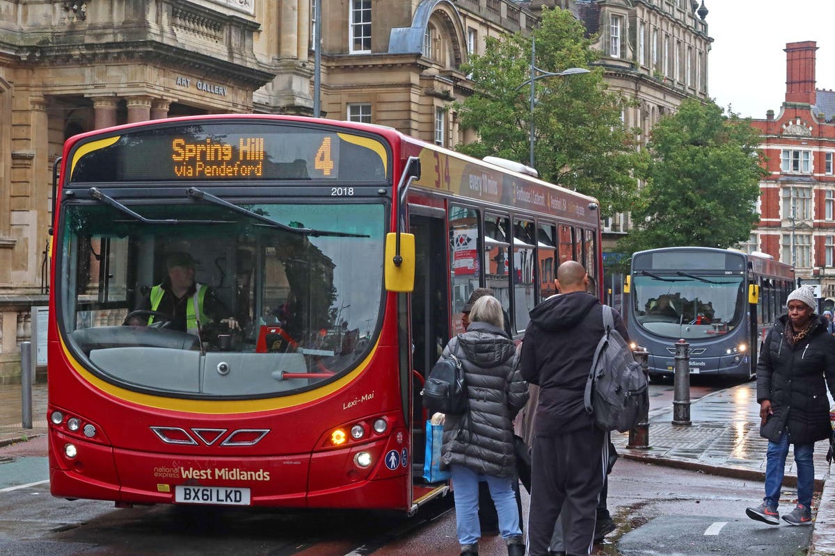 Labour: Government has &rsquo;10 days to act&rsquo; to avoid bus cuts