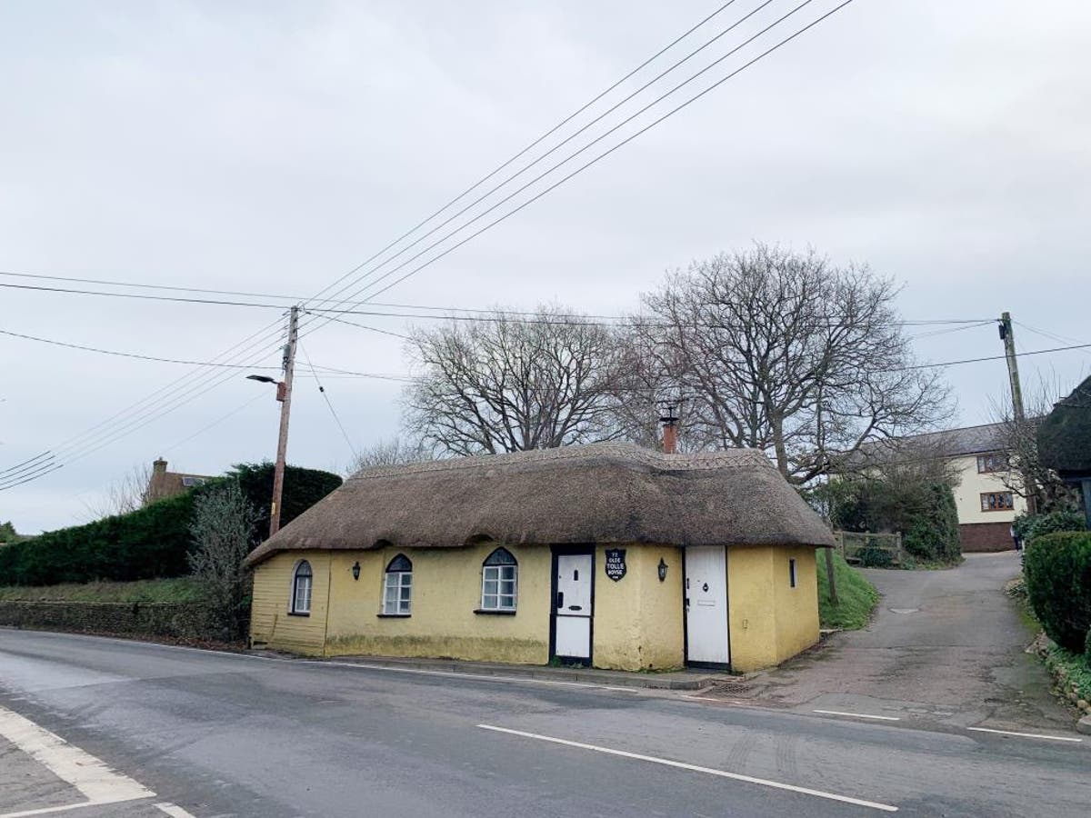 &lsquo;Britain&rsquo;s shortest house&rsquo; standing at just two metres tall has gone on sale - for a small price