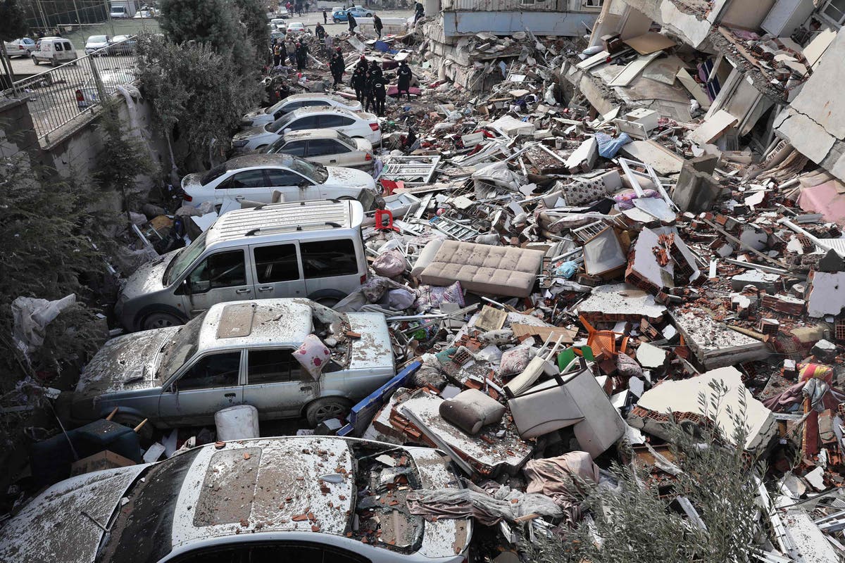 Землетрясение 8 2. Турция землетрясение сейчас. Землетрясение в Турции 2023. Турция землетрясение сейчас 2023. Жертвы землетрясения в Турции.