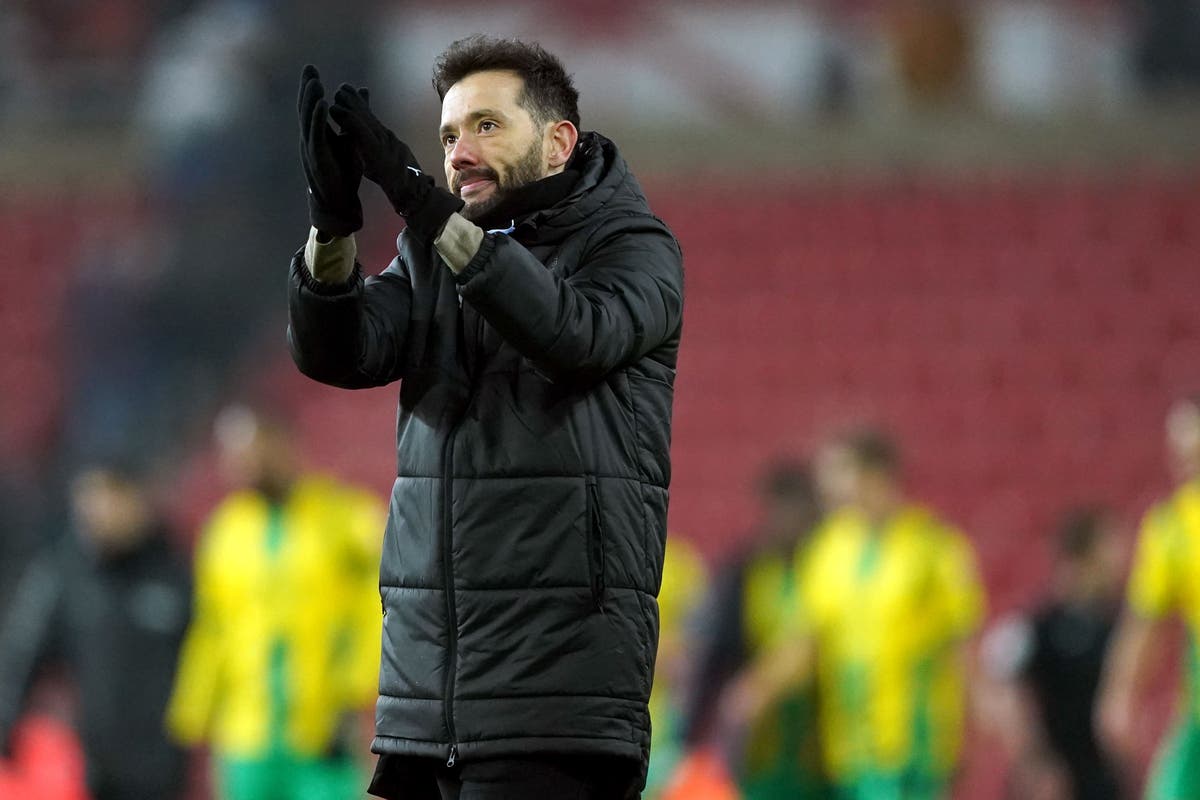 Carlos Corberan signs contract extension at West Brom to quash Leeds rumours Carlos Corberan signs contract extension at West Brom to quash Leeds rumours