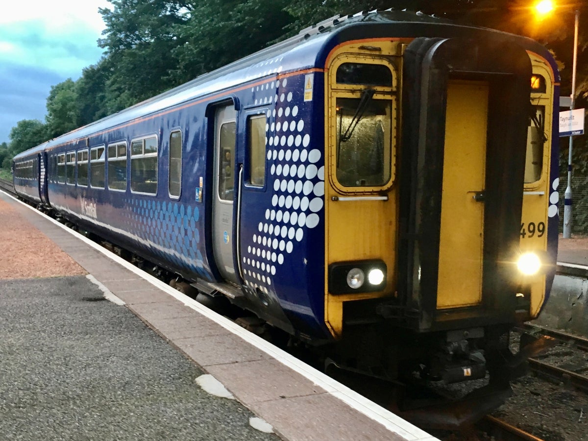 are you allowed to take dogs on scotrail trains