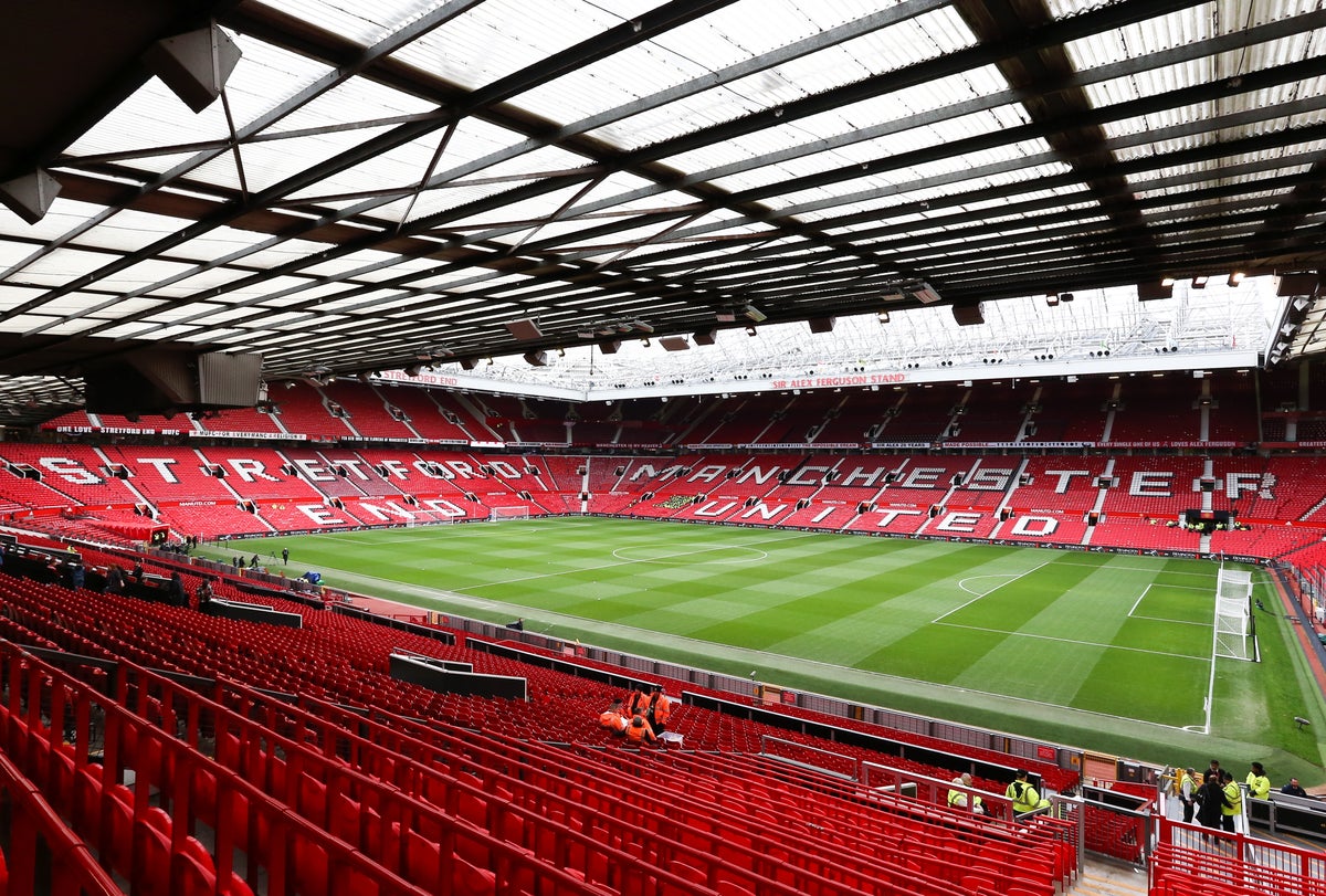 Man Utd vs Leeds LIVE: Premier League team news, line-ups and more tonight