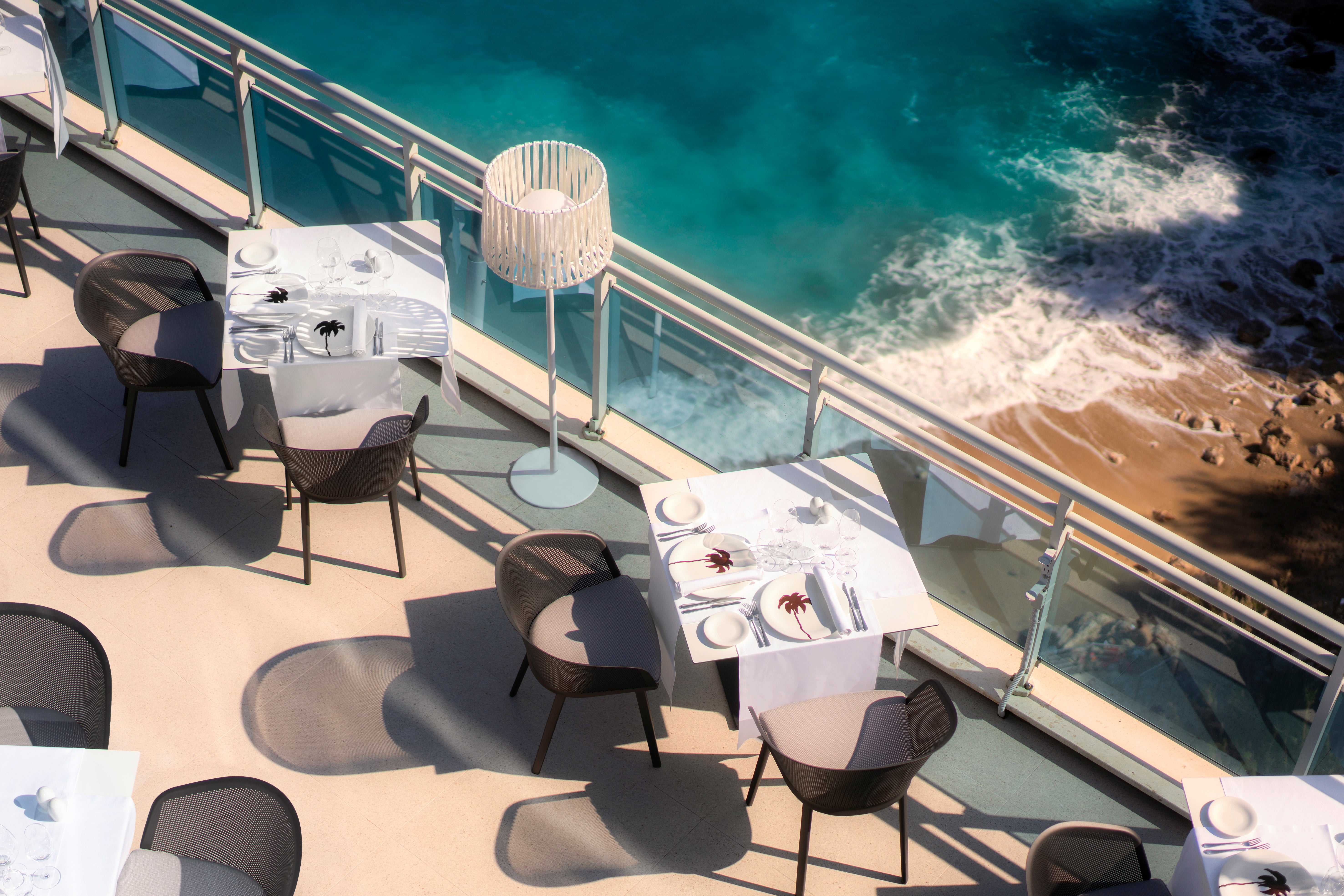 <p>Waterfront dinners at Hotel Bellevue Dubrovnik</p>