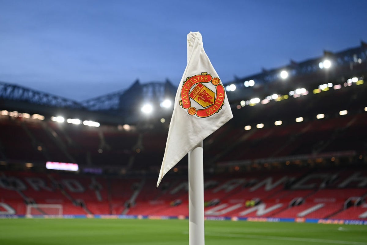 Qatari investors considering buying minority stake in Manchester United