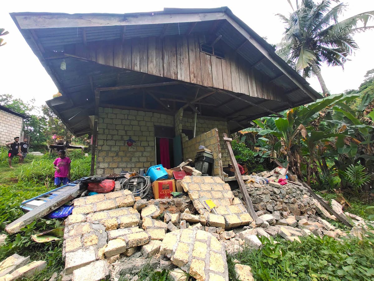 Earthquake hits Indonesia, killing 4 as restaurant collapses The