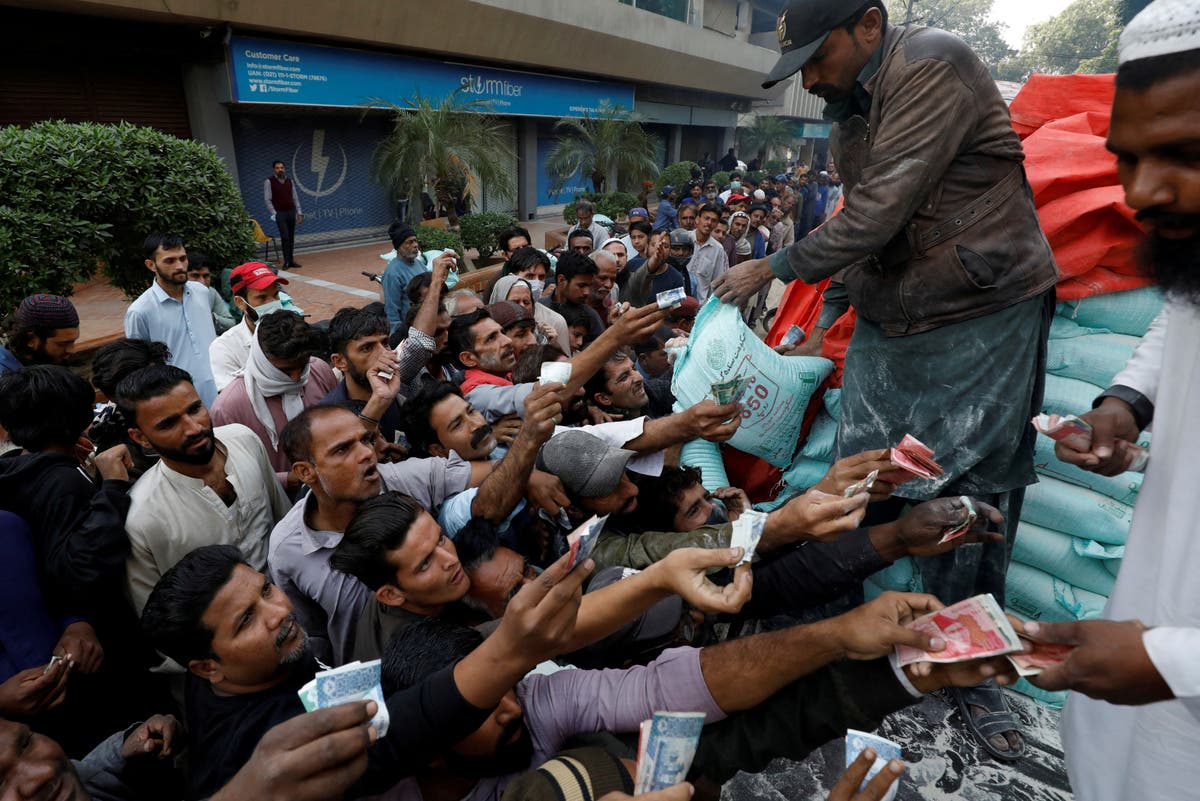 IMF seeks time that Pakistan doesn’t have as bailout deal talks break down