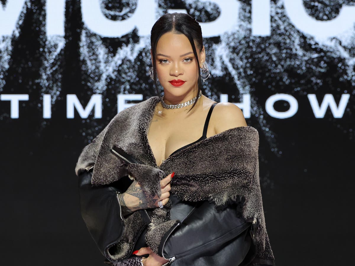 Rihanna Is Dropping A 17 Piece Savage X Fenty Super Bowl