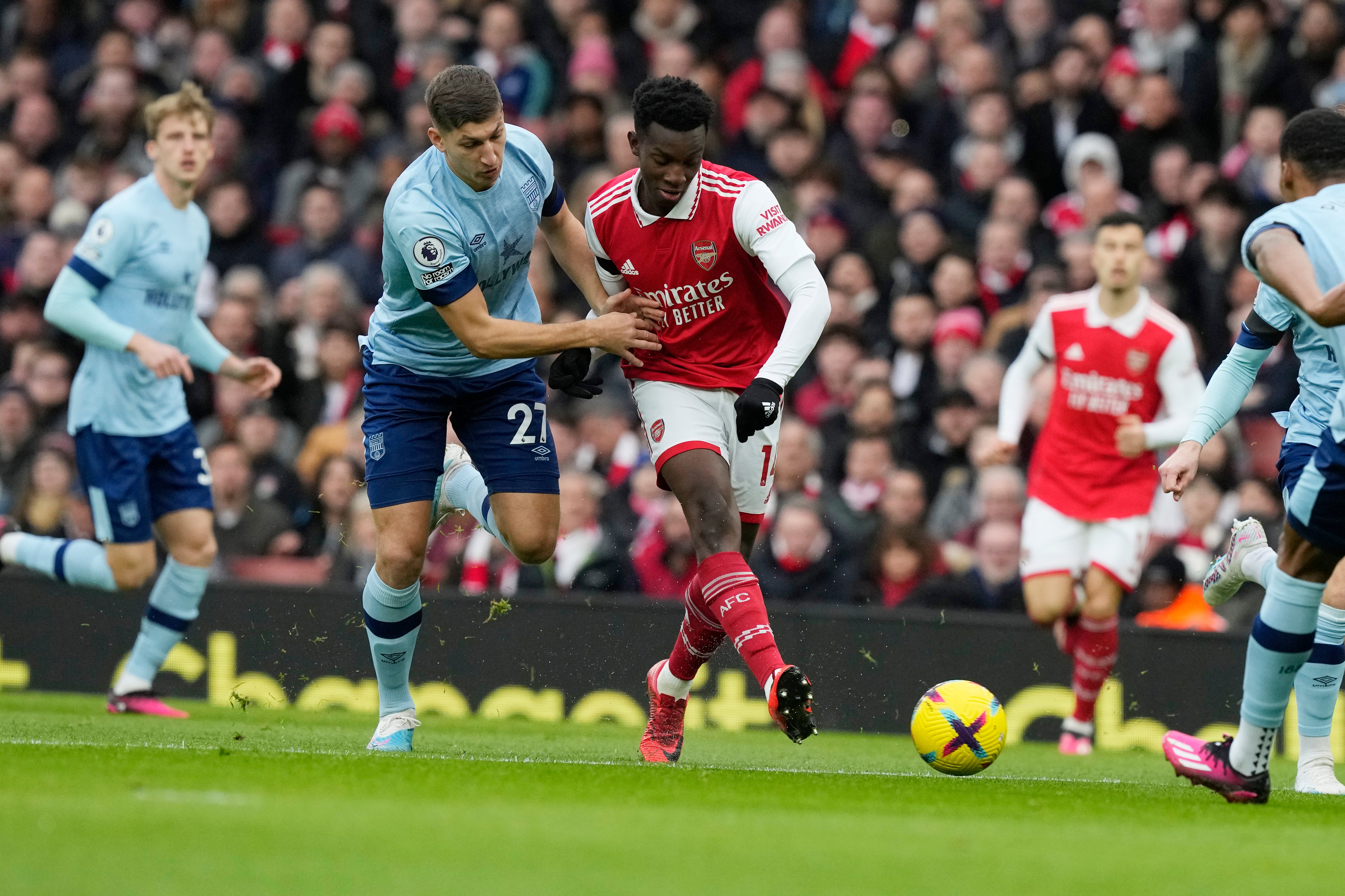 Eddie Nketiah gets on the ball for Arsenal