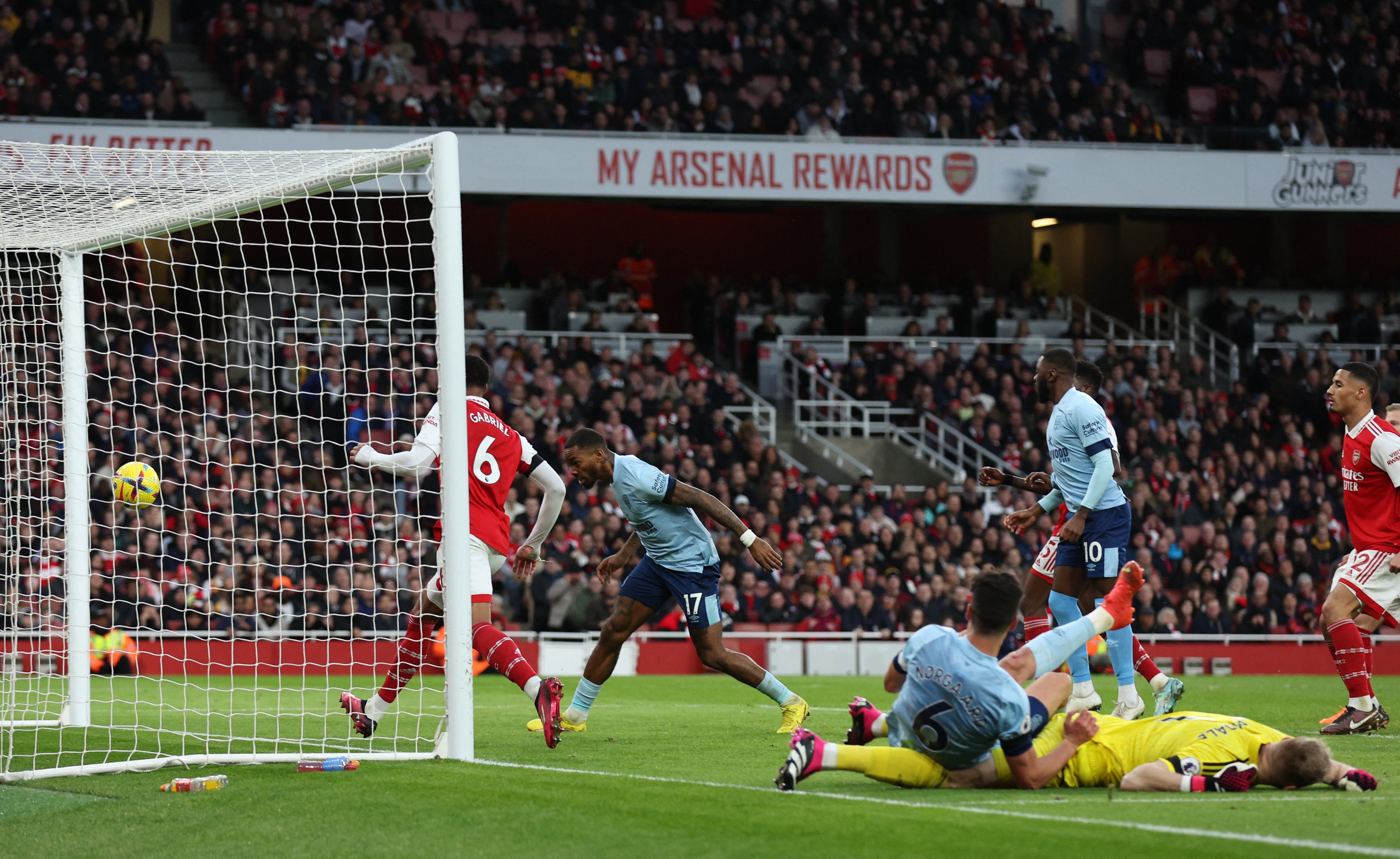 Ivan Toney scores Brentford’s equaliser at the Emirates