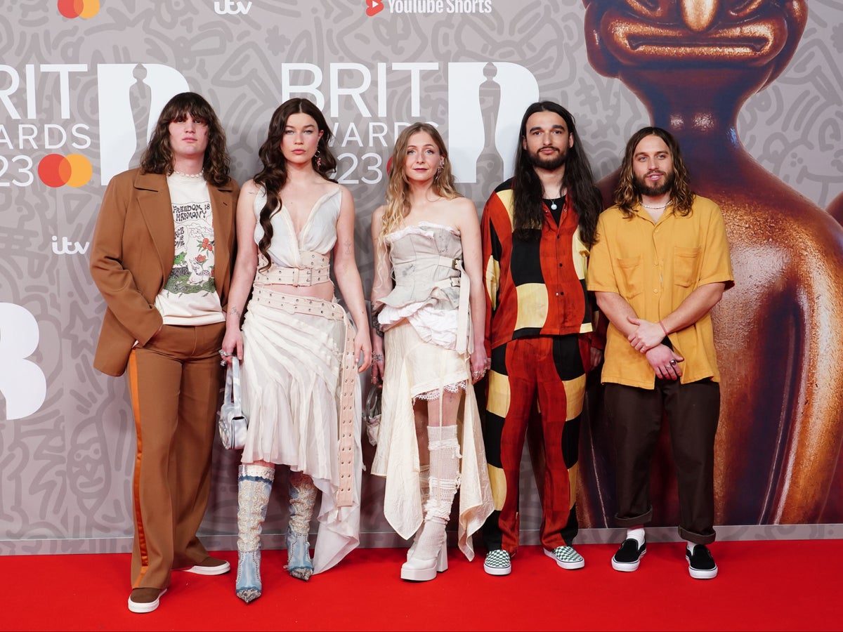 Brits 2023 live updates: Lizzo, Wet Leg, and Sam Smith among stars arriving on red carpet