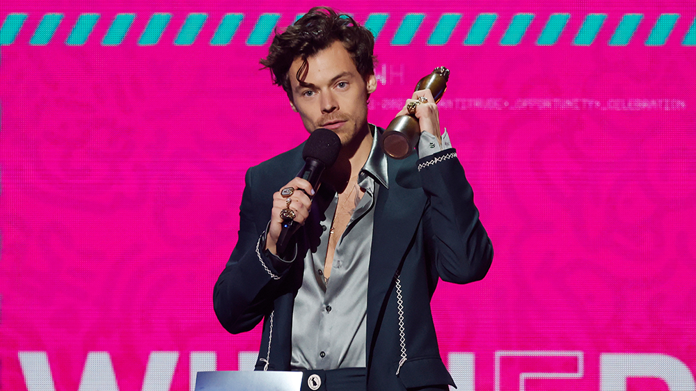 <p>Harry Styles wins Best Artist at Brit Awards</p>