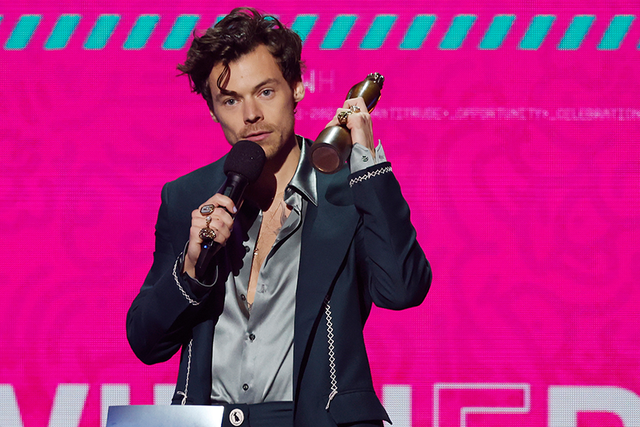 <p>Harry Styles wins Best Artist at Brit Awards</p>