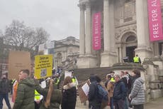 Far-right protesters gather outside drag queen story-telling event at Tate Britain