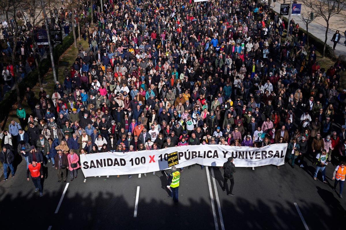 Spain: Hundreds of thousands march for Madrid's healthcare