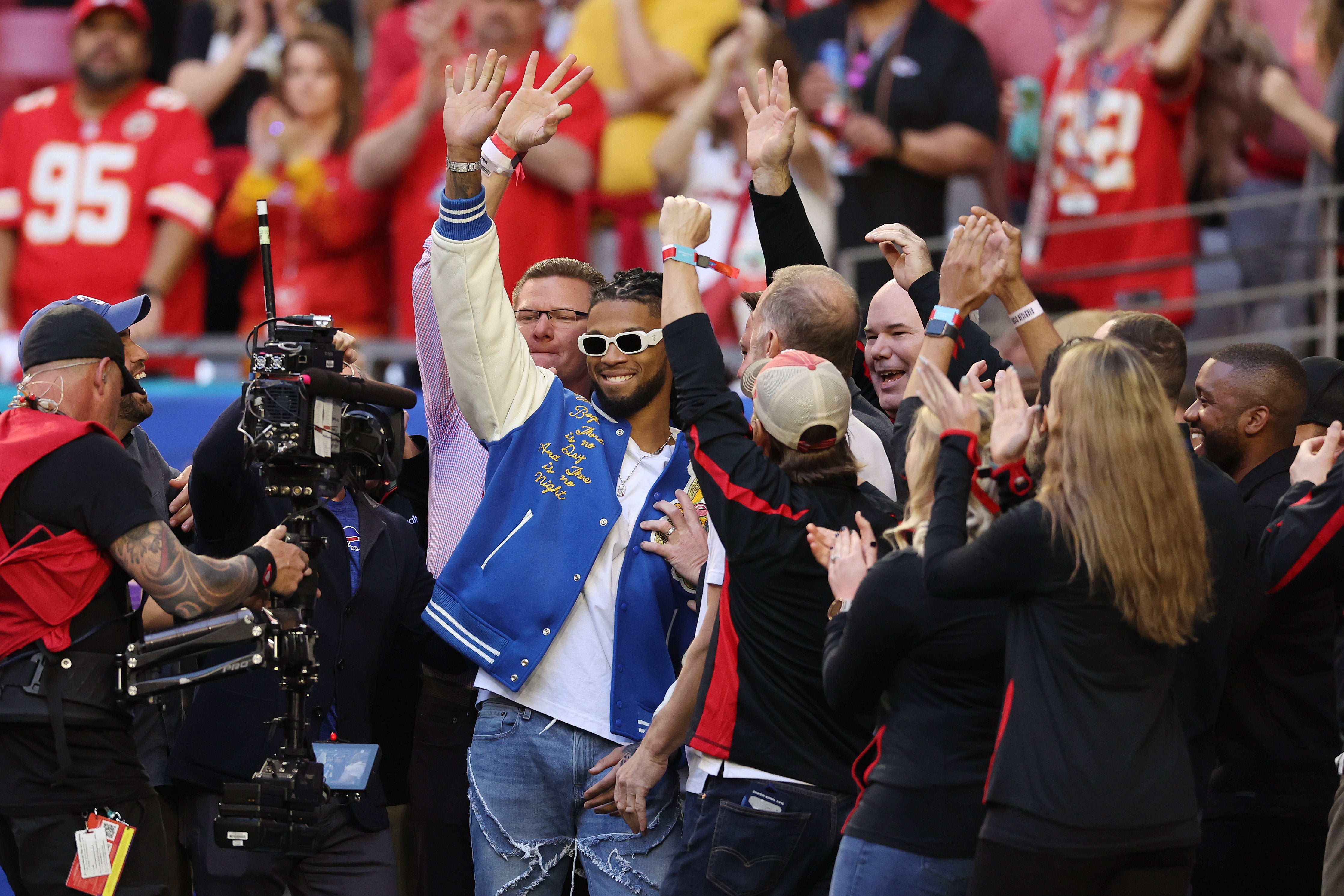 Damar Hamlin Appears At Super Bowl Alongside Medical Team That Saved   SEI143992946 