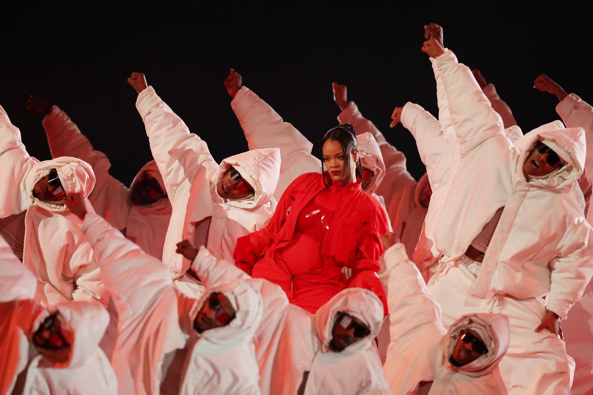 Rihanna breaks Twitter with Super Bowl performance and pregnancy speculation