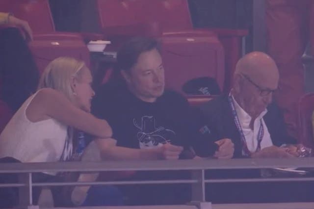 <p>Elisabeth Murdoch, Elon Musk, and Rupert Murdoch sitting together at the 2023 Super Bowl</p>